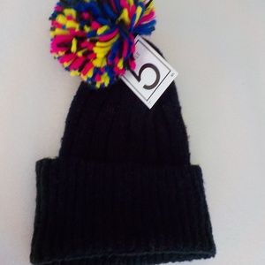 Black Knit Pom Pom Hat (UNISEX)